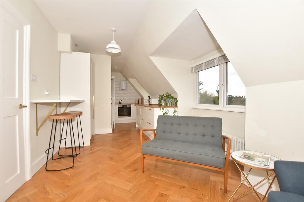 Kitchen/ Lounge