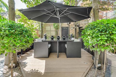 4 bedroom terraced house for sale, Kelsall Mews, Surrey TW9