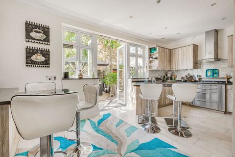 4 bedroom terraced house for sale, Kelsall Mews, Surrey TW9