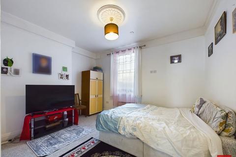 2 bedroom ground floor flat for sale, Southgate Street, Gloucester GL1