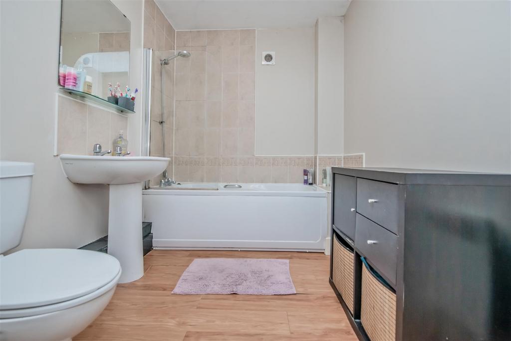 Bathroom / WC: