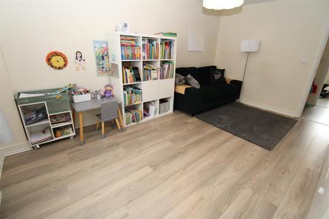 61 Rainbow Road, Erith, DA8 2BT