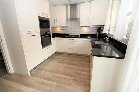 61 Rainbow Road, Erith, DA8 2BT