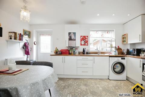 2 bedroom semi-detached house for sale, Newton End, Warwickshire, CV34
