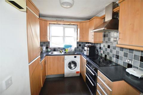 2 bedroom apartment for sale, Courtney Park Road, Langdon Hills, Basildon, Essex, SS16