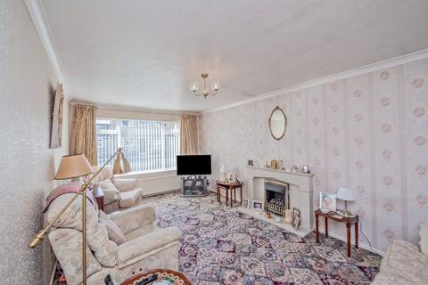 2 bedroom bungalow for sale, Thorndene Way, Westgate Hill, Bradford, BD4