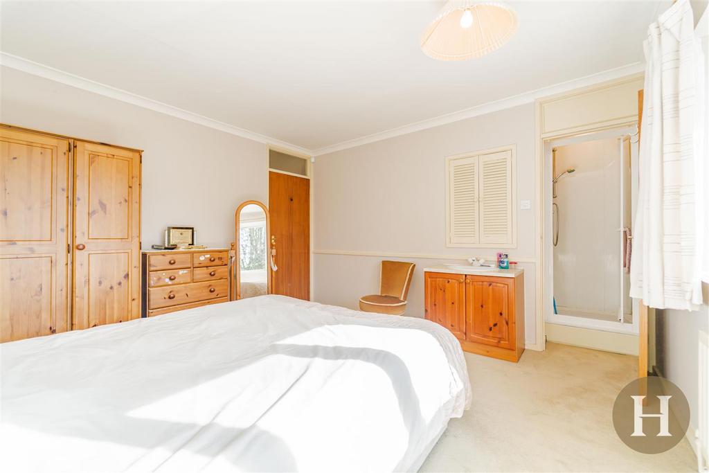 Hadleigh Estate Agents-34.jpg