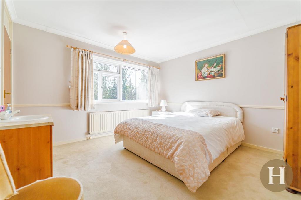 Hadleigh Estate Agents-31.jpg