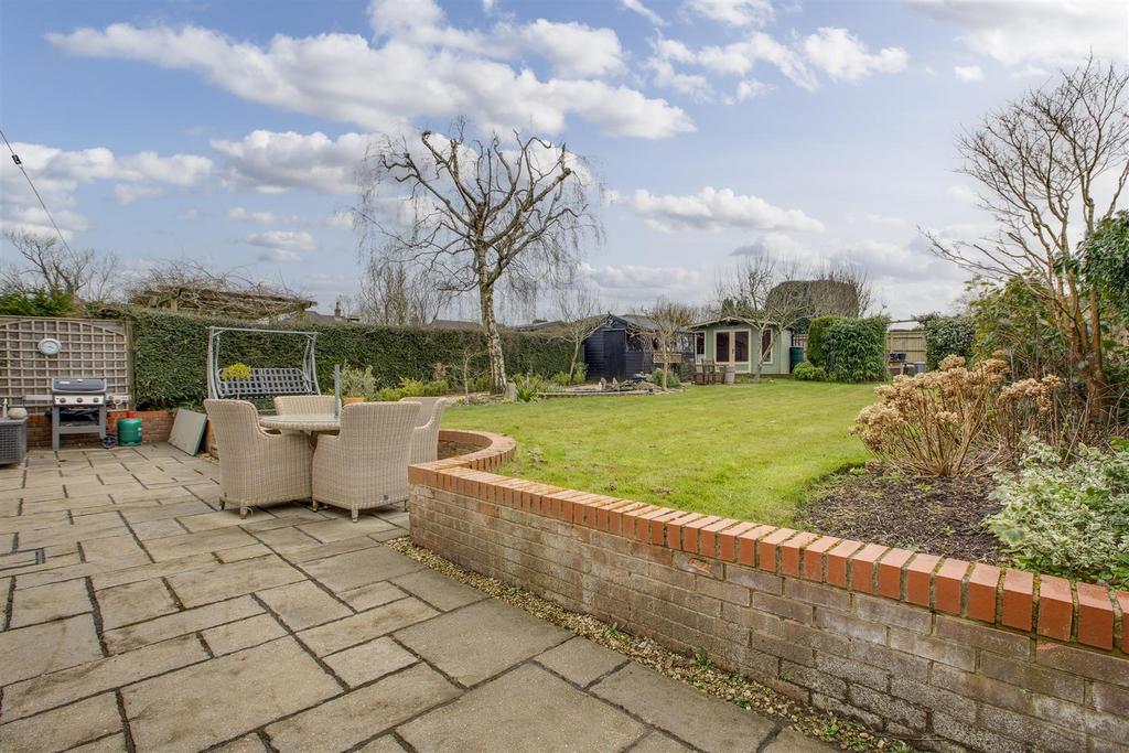 98 Windmill Lane, HP15 6 AU-13.jpg