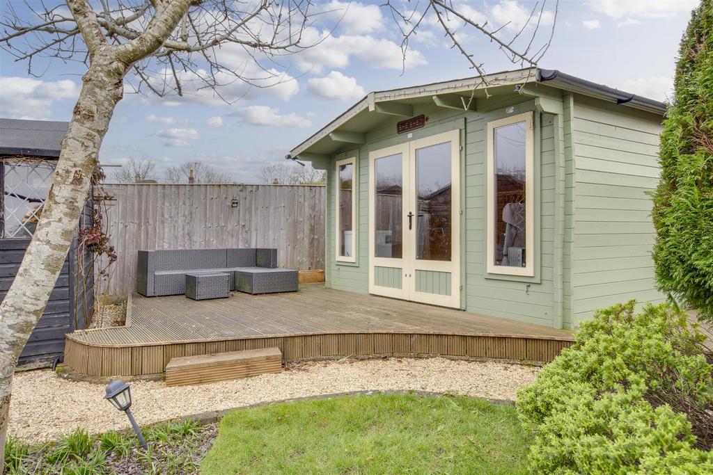 98 Windmill Lane, HP15 6 AU-21.jpg