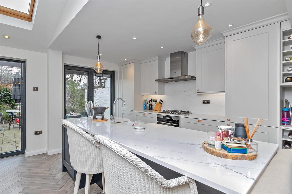 38 Burnham Road-17.jpg
