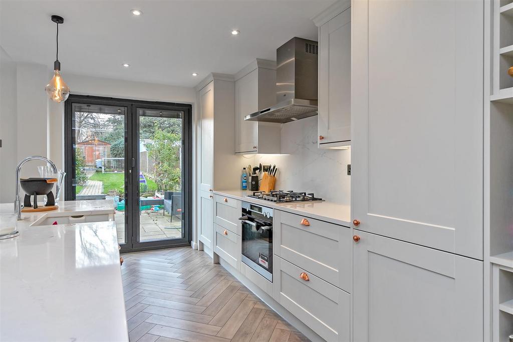 38 Burnham Road-21.jpg