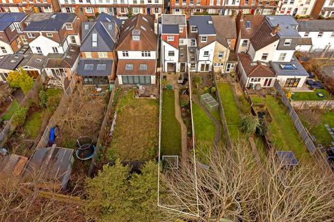 38 Burnham Road, St Albans, AL1 4QW