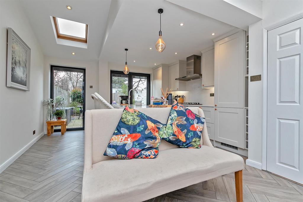 38 Burnham Road-15.jpg