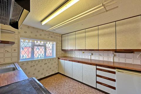 57 Dickinson Road, Wombourne, Wolverhampton, WV5 0NH