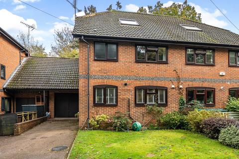 4 bedroom semi-detached house for sale, Quennells Hill, Wrecclesham, Farnham, Surrey, GU10