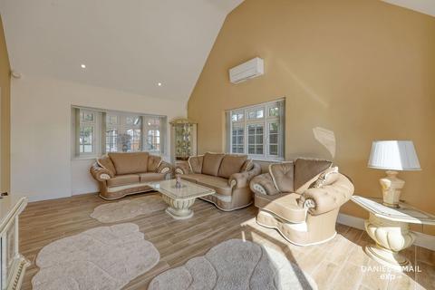 Dahilia Cottage Kirkham Road, Horndon On The Hill, Stanford-le-hope, SS17 8QE