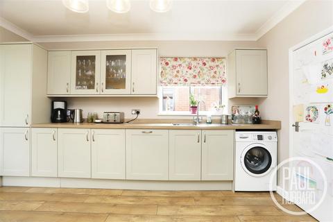 2 bedroom detached bungalow for sale, Rackhams Corner, Corton, NR32
