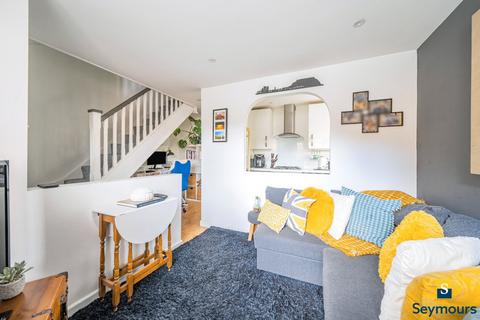16 Cotts Wood Drive, Guildford, GU4 7RB