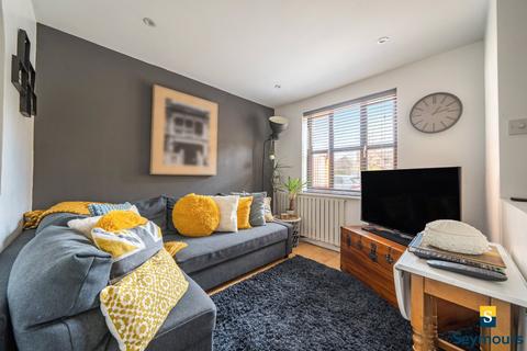 16 Cotts Wood Drive, Guildford, GU4 7RB