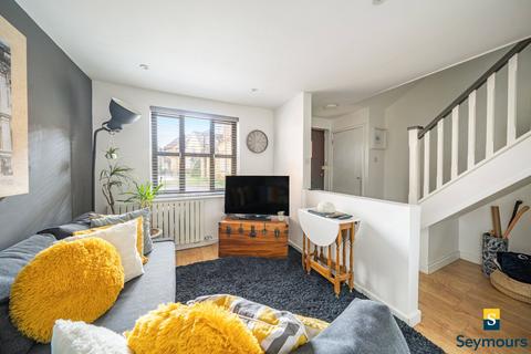 16 Cotts Wood Drive, Guildford, GU4 7RB