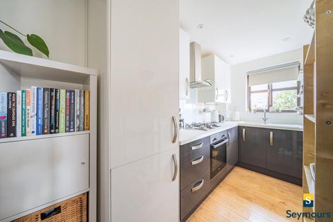 16 Cotts Wood Drive, Guildford, GU4 7RB