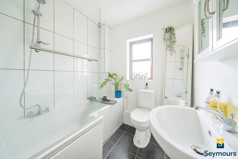 16 Cotts Wood Drive, Guildford, GU4 7RB