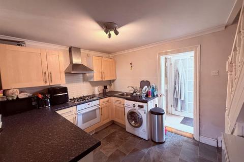 2 bedroom cottage for sale, South Street, Brentwood