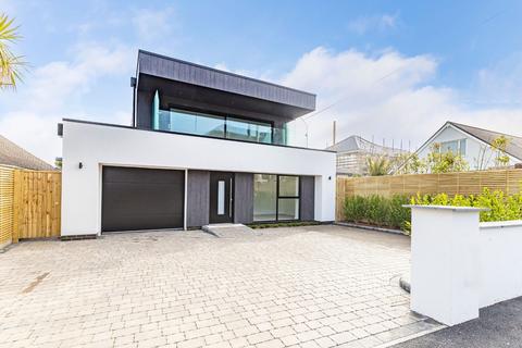 4 bedroom detached house for sale, 1a First Marine Avenue, Barton on Sea, Hampshire. BH25 7DP