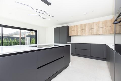 4 bedroom detached house for sale, 1a First Marine Avenue, Barton on Sea, Hampshire. BH25 7DP