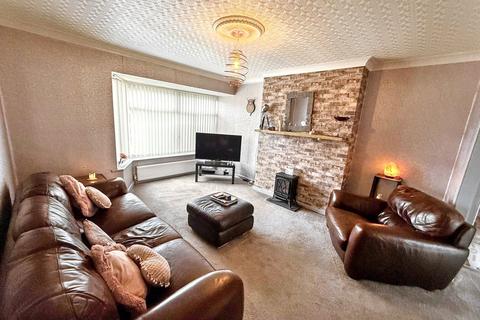4 bedroom semi-detached house for sale, Priory Close, Guisborough, North Yorkshire, TS14 6EL