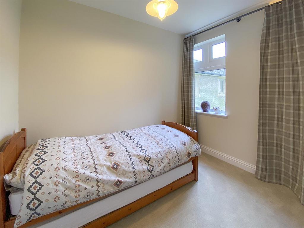 Bedroom 2:
