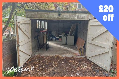 Garage to rent, Mayfield Avenue, London N12