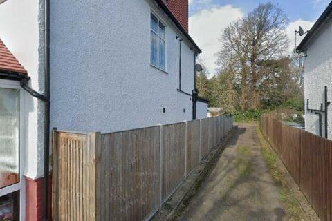 Garage to rent, Mayfield Avenue, London N12