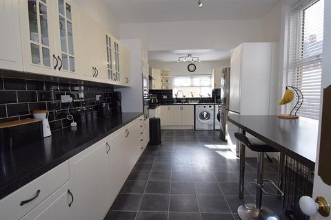 3 bedroom terraced house for sale, Warwick Road, South Shields