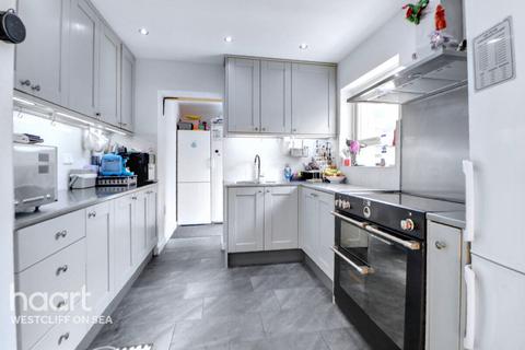 5 bedroom end of terrace house for sale, Royston Avenue, Southend-on-Sea