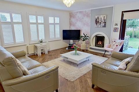 3 bedroom detached bungalow for sale, Mcintosh Court, Broxburn, EH52