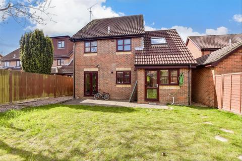 4 bedroom detached house for sale, Oak Tree Way, Horsham RH13