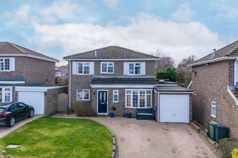 6 Yew Tree Close, Oakley, Basingstoke, RG23 7HQ