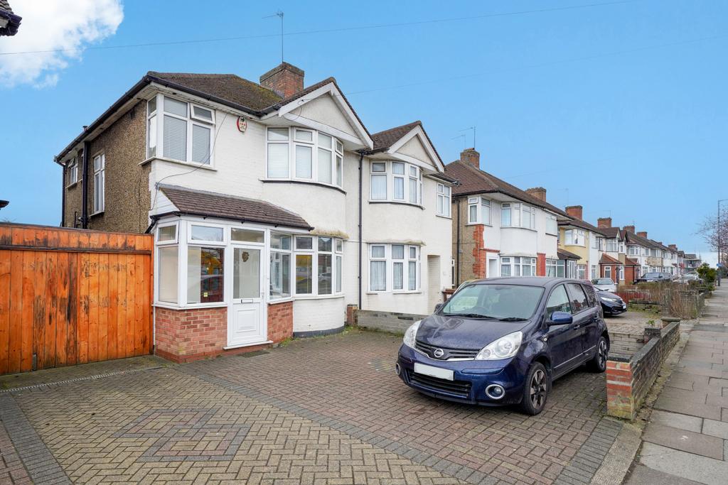3/4 Bedroom Semi Detached House For Sale