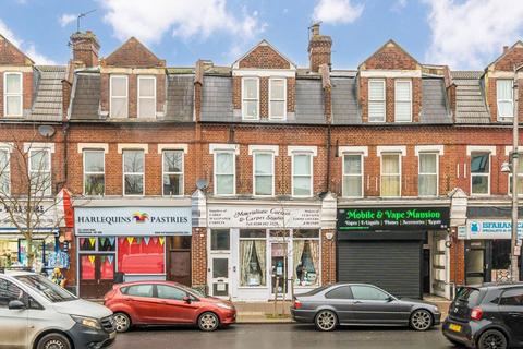 Studio to rent, Heath Road, Twickenham TW1