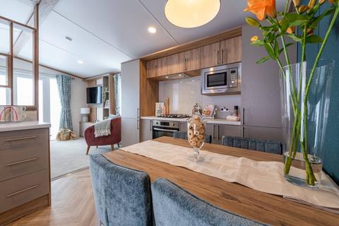 2 bedroom lodge for sale, Stixwould Road, Woodhall Spa Lincolnshire