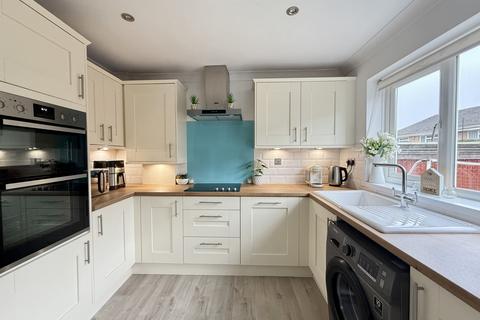 18 Palmerston Drive, Exeter, EX4 2JA