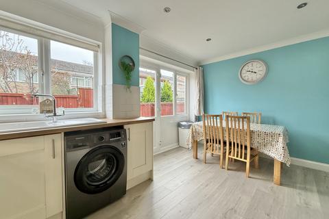18 Palmerston Drive, Exeter, EX4 2JA