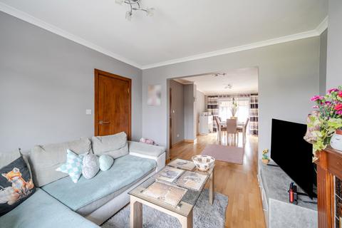 4 Salcot Crescent, New Addington, Croydon, CR0 0JH