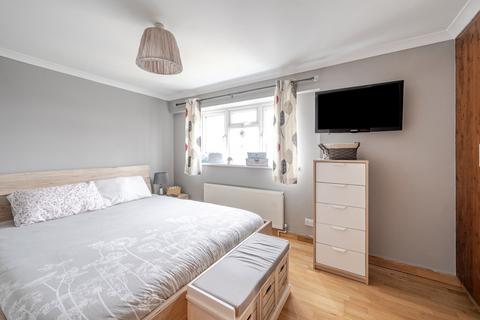 4 Salcot Crescent, New Addington, Croydon, CR0 0JH
