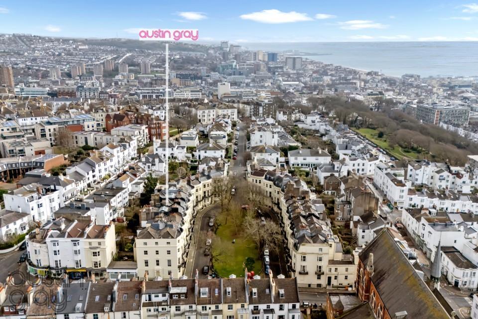 Powis Square, 5, Flat 3-031logo (AG).jpg