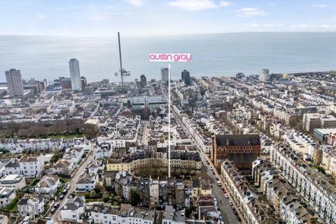 3 bedroom flat for sale, Powis Square, Brighton