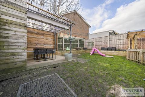 39 Normandy Way, Erith, DA8 3PX