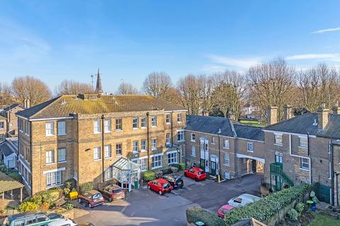 1 bedroom retirement property for sale, Cambridge Road, Southend-on-Sea SS1